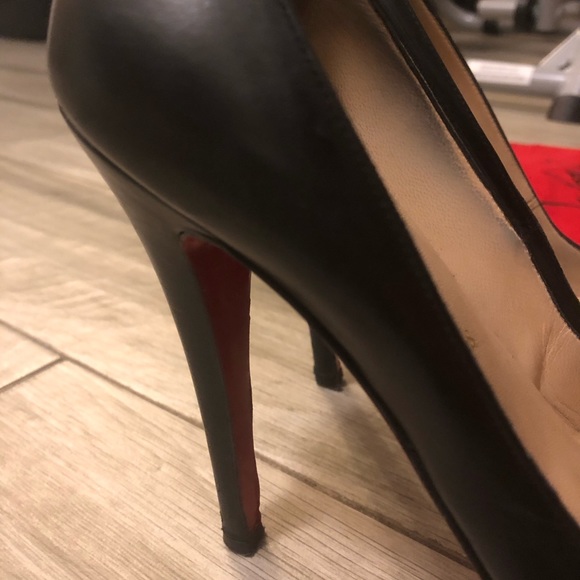 Christian Louboutin Privé Open Toe Pump - Picture 8 of 8